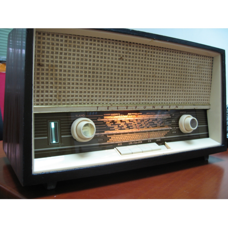 Jubilate DeLuxe1261 膽/真空管收音機FM AM LW SW播放功能,四頻道機